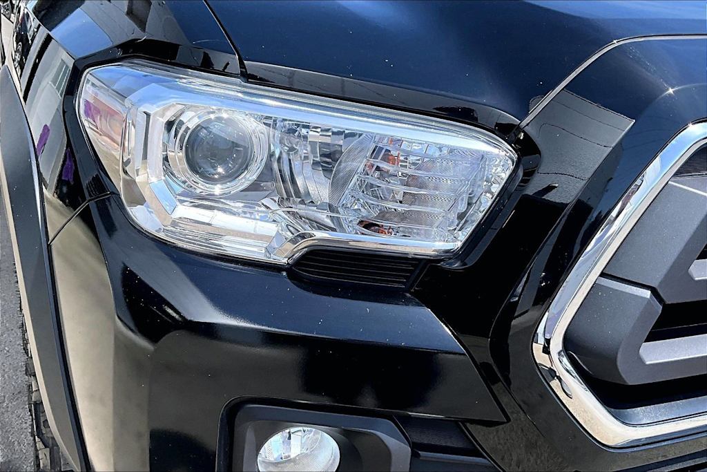 Thumbnail: 2023 Toyota Tacoma - 31