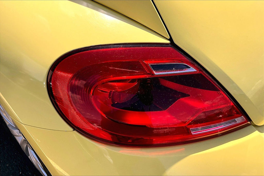 Thumbnail: 2015 Volkswagen Beetle - 6
