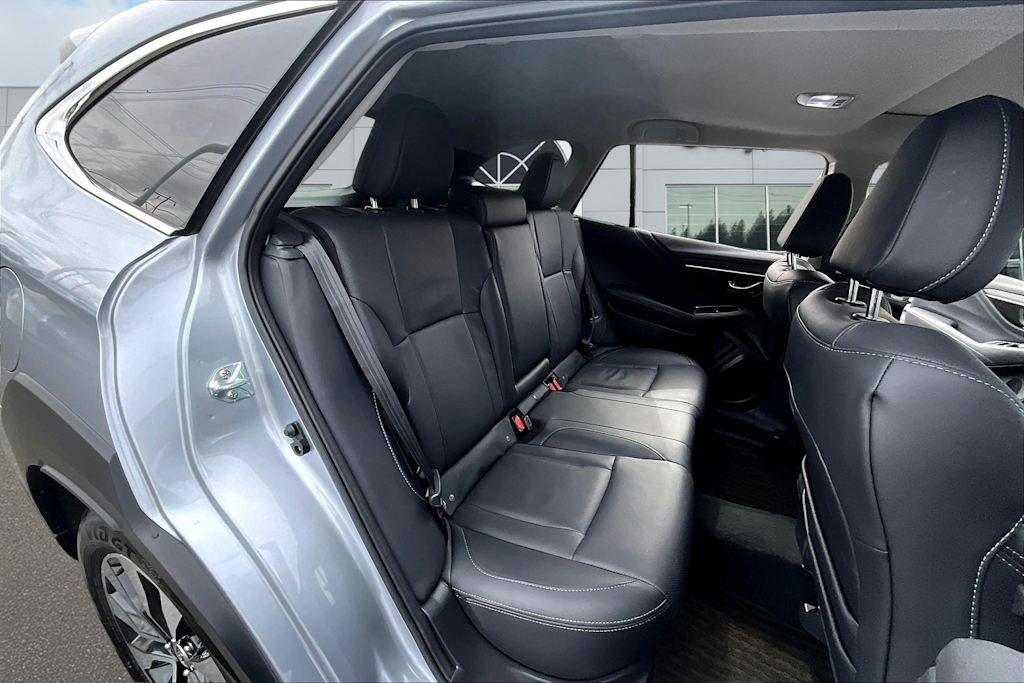 2024 Subaru Outback Limited 32