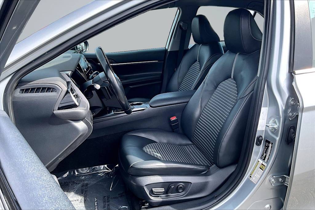 Thumbnail: 2023 Toyota Camry - 11