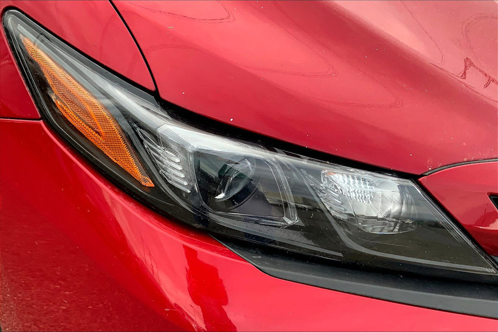 2021 Toyota Camry SE 24