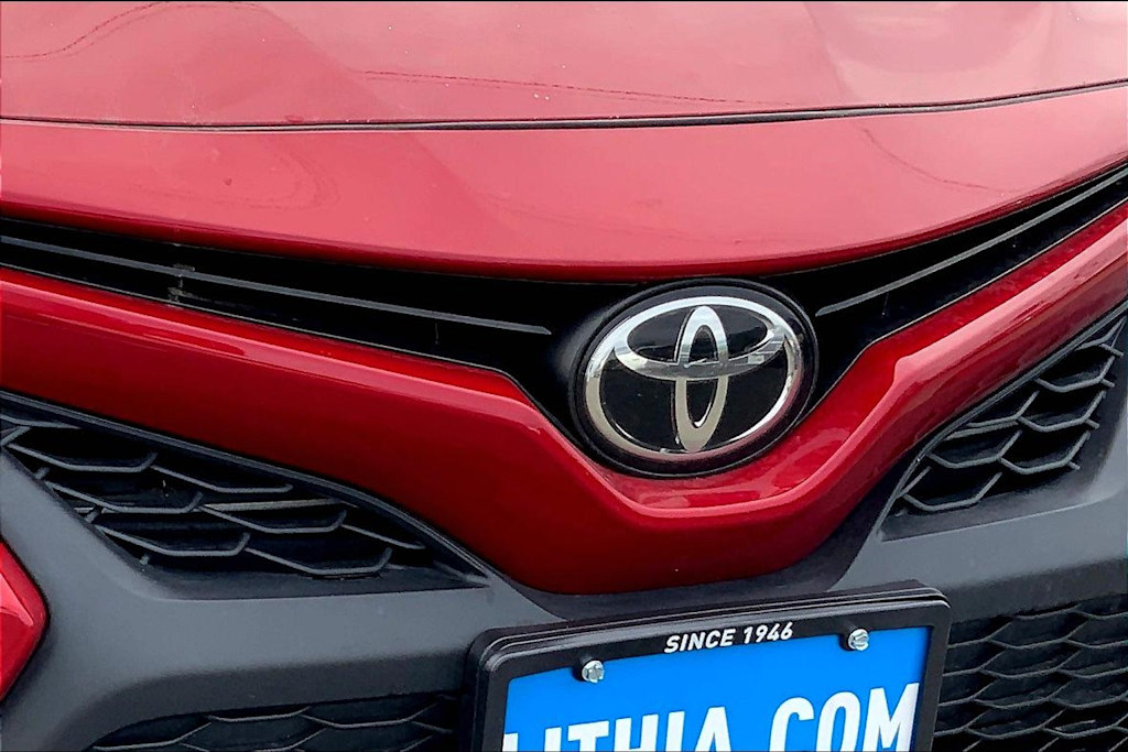2021 Toyota Camry SE 21