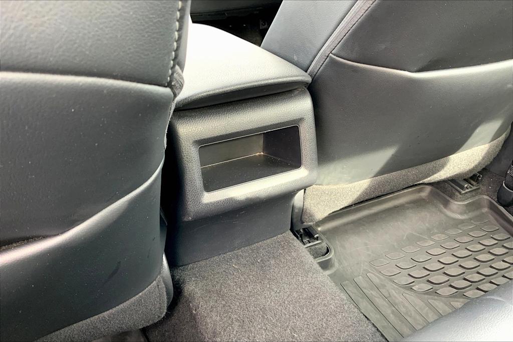 2021 Toyota Camry SE 33