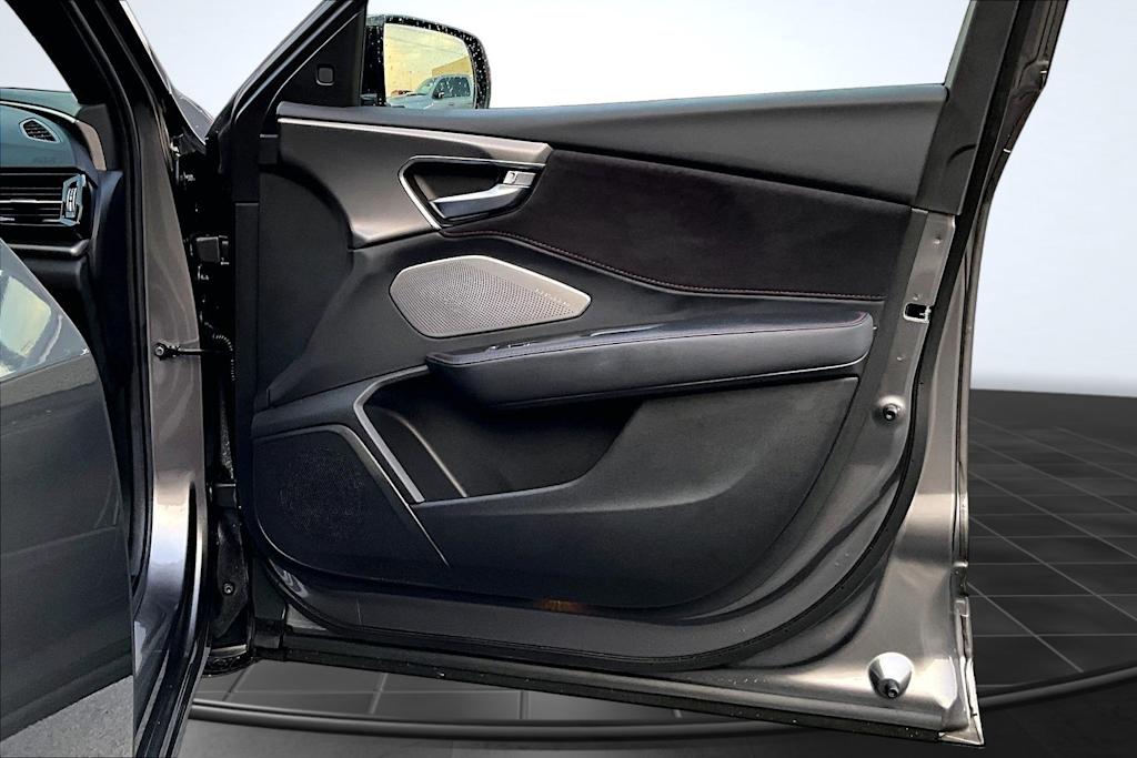 Thumbnail: 2025 Acura RDX - 29