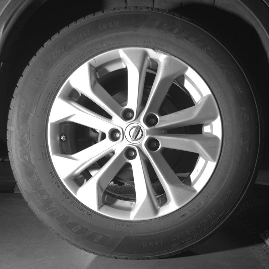 Thumbnail: 2015 Nissan Rogue - 16