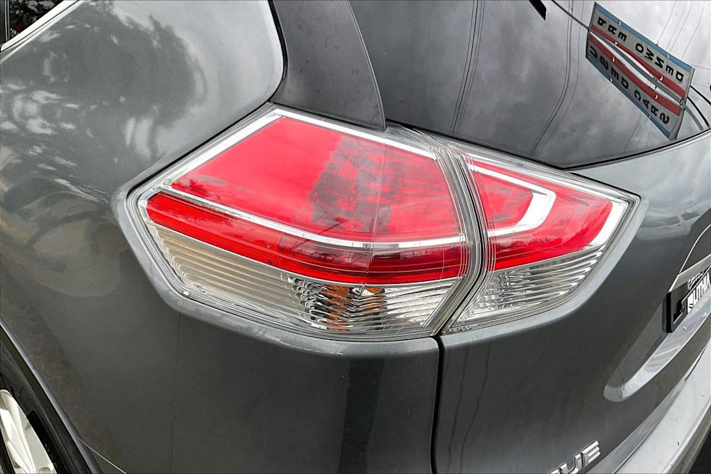 Thumbnail: 2015 Nissan Rogue - 32