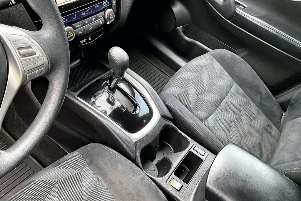 Thumbnail: 2015 Nissan Rogue - 16