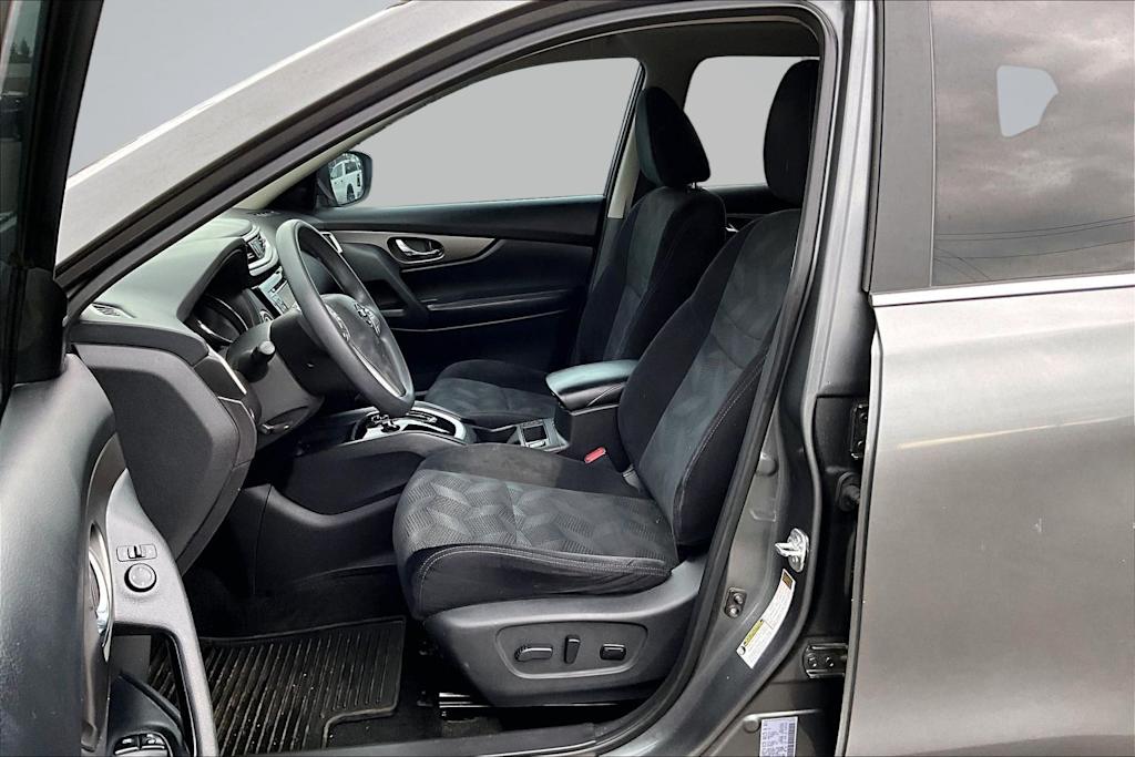 Thumbnail: 2015 Nissan Rogue - 10