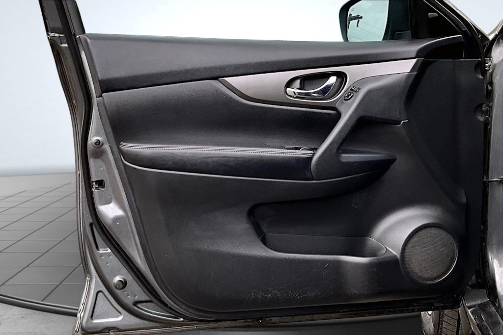 Thumbnail: 2015 Nissan Rogue - 28