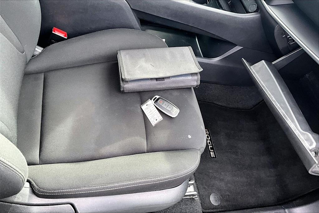 Thumbnail: 2023 Nissan Rogue - 22