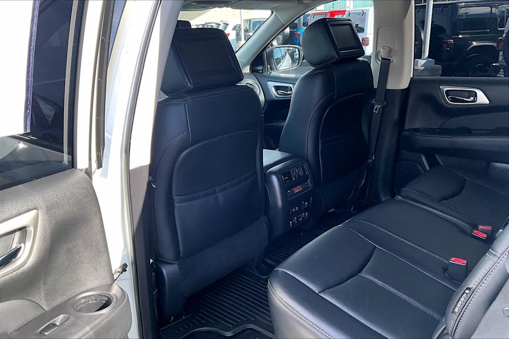 Thumbnail: 2020 Nissan Pathfinder - 12