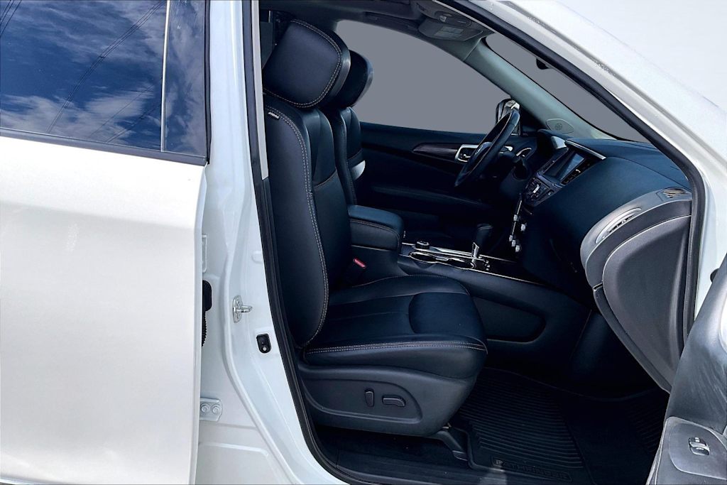 Thumbnail: 2020 Nissan Pathfinder - 11