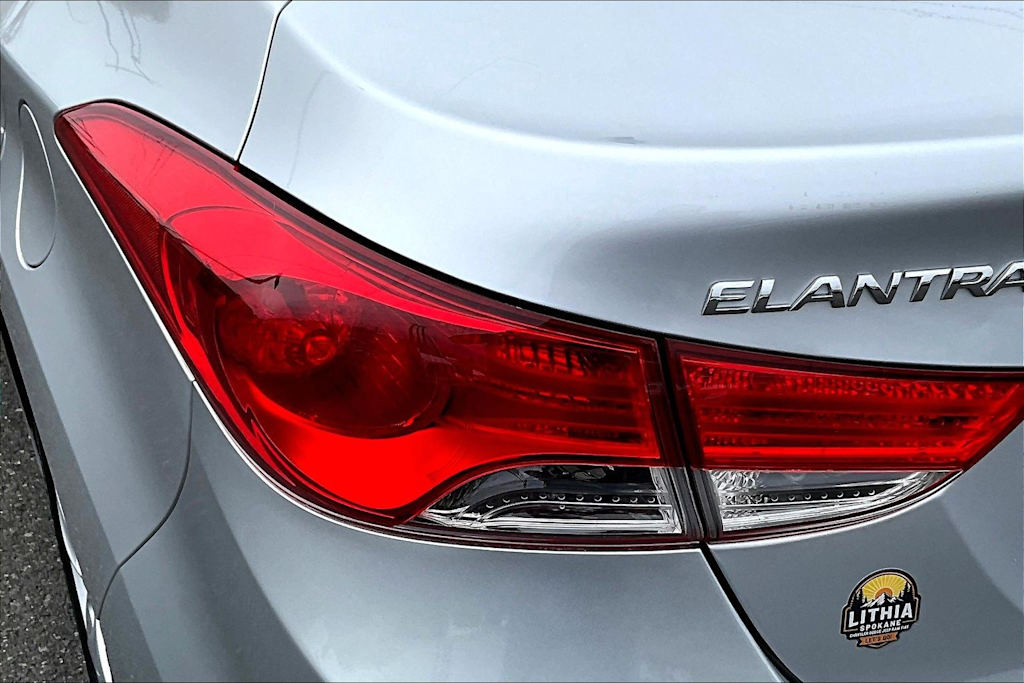Thumbnail: 2013 Hyundai Elantra - 32