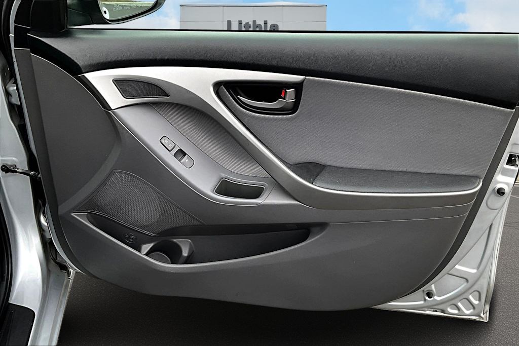 Thumbnail: 2013 Hyundai Elantra - 29