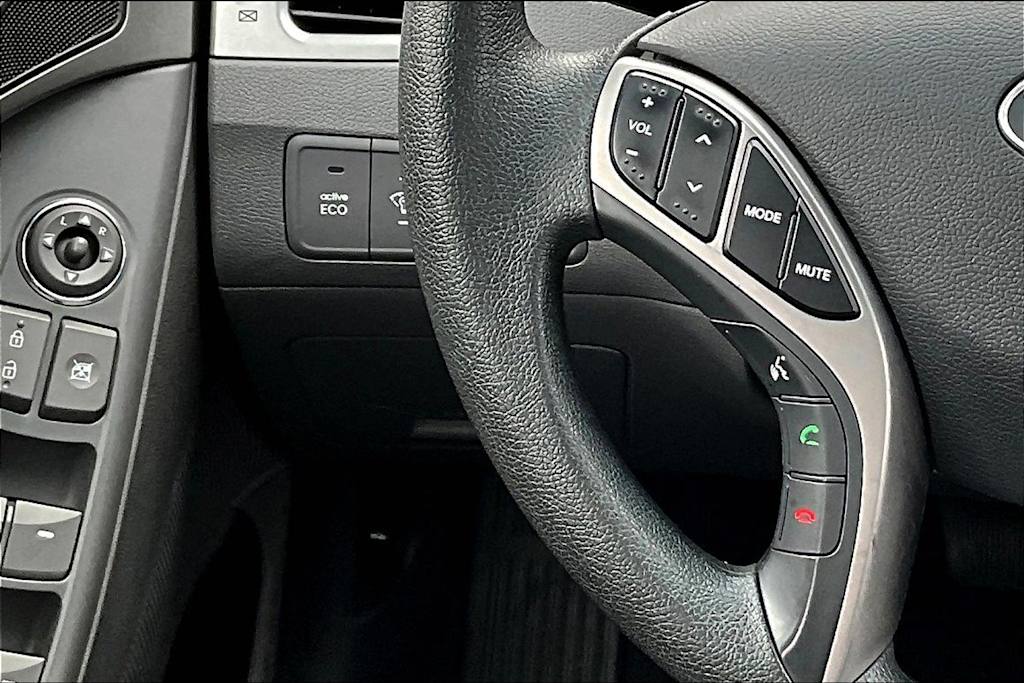 Thumbnail: 2013 Hyundai Elantra - 26