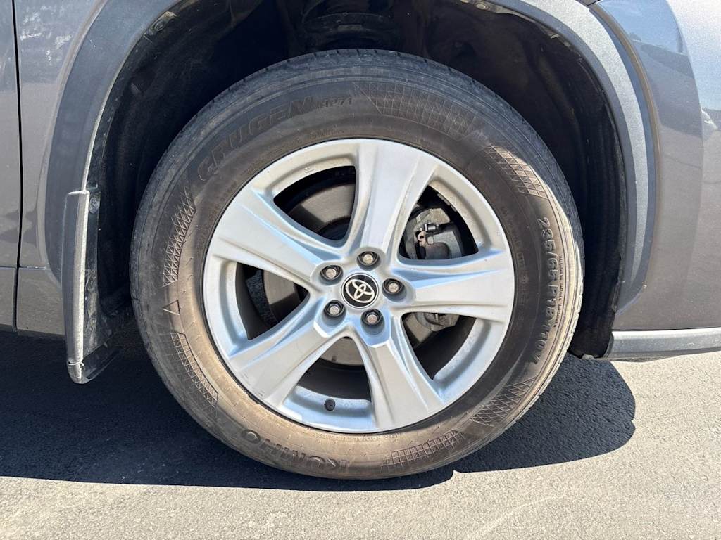 Thumbnail: 2021 Toyota Highlander - 4