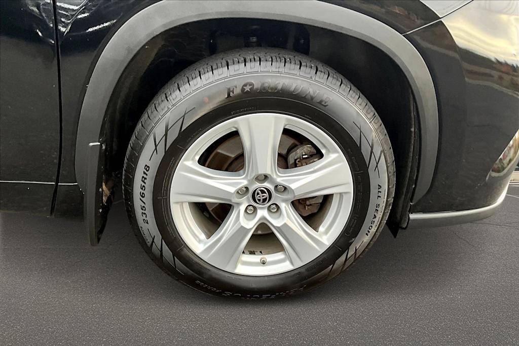 Thumbnail: 2020 Toyota Highlander - 34