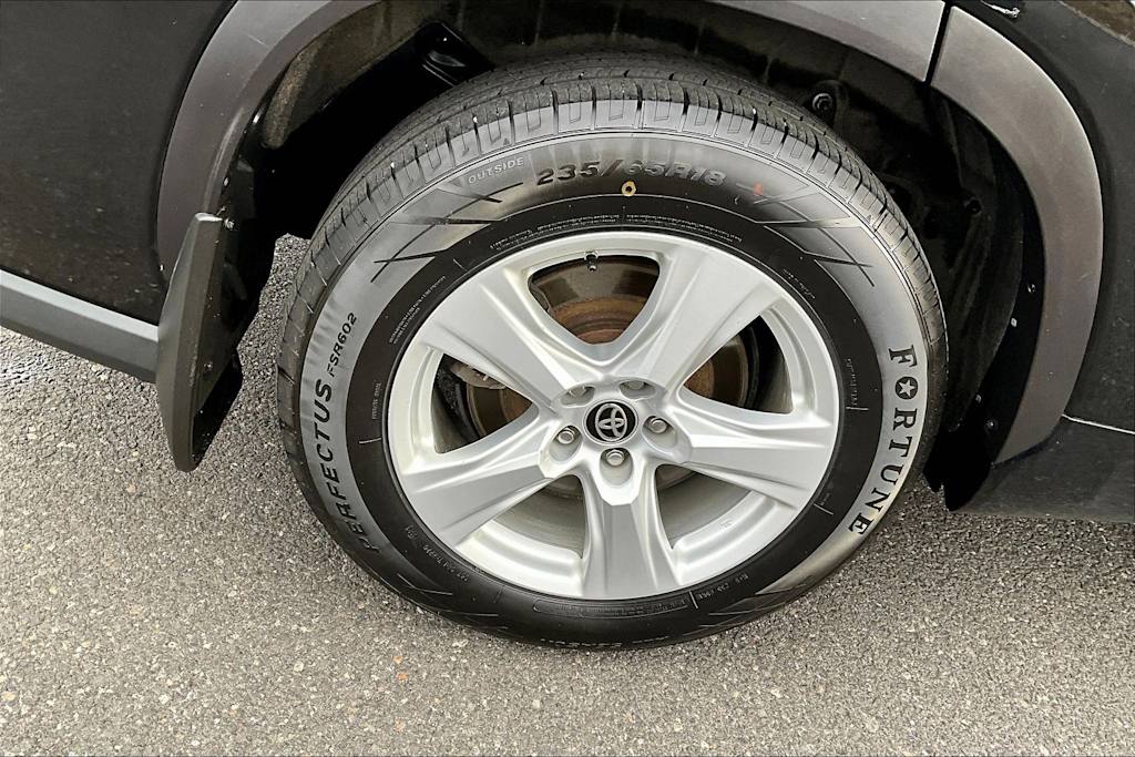 Thumbnail: 2020 Toyota Highlander - 35