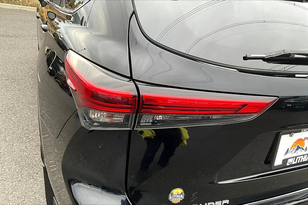 Thumbnail: 2020 Toyota Highlander - 32