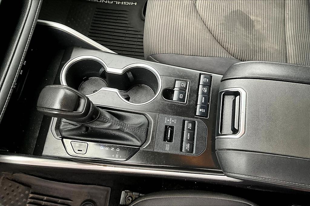 Thumbnail: 2020 Toyota Highlander - 17