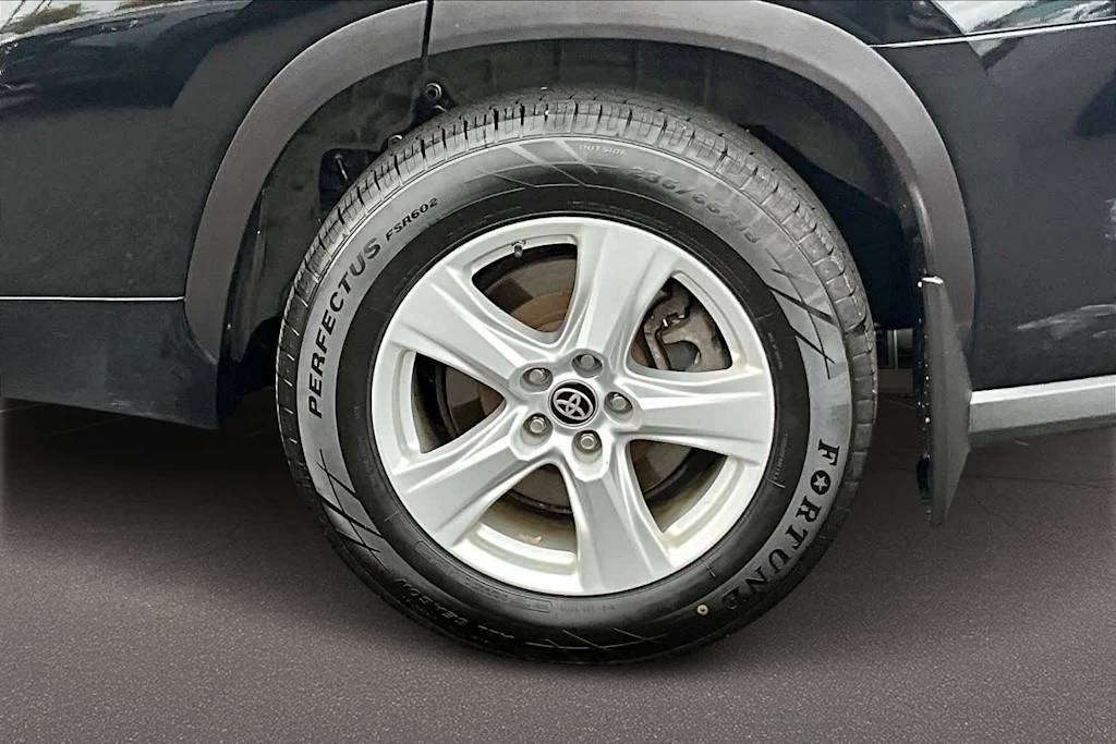 Thumbnail: 2020 Toyota Highlander - 37