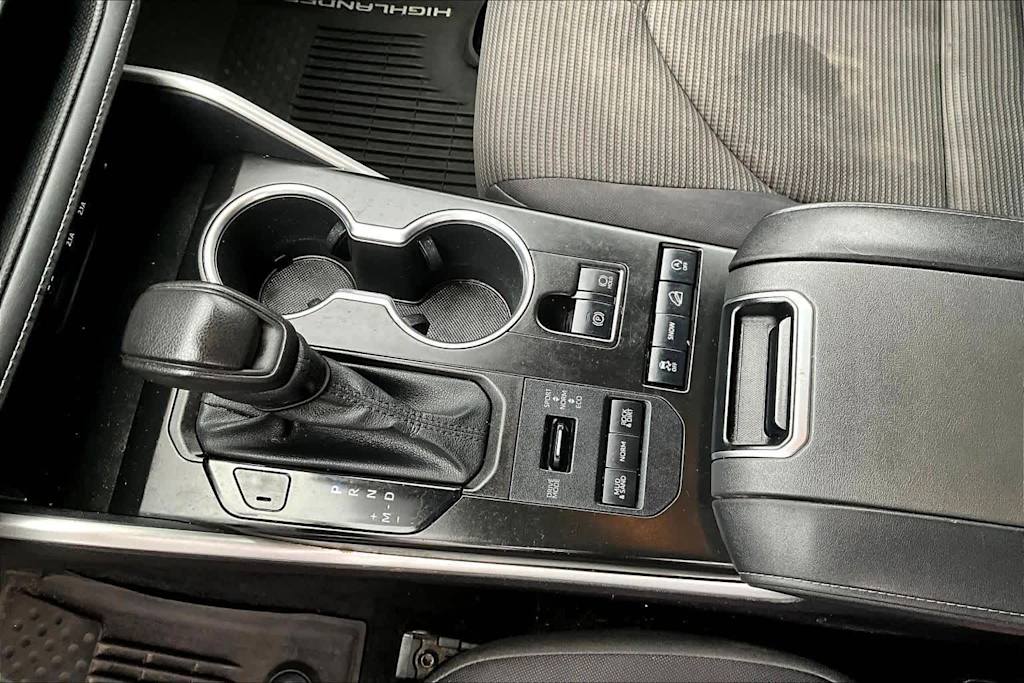 Thumbnail: 2020 Toyota Highlander - 17