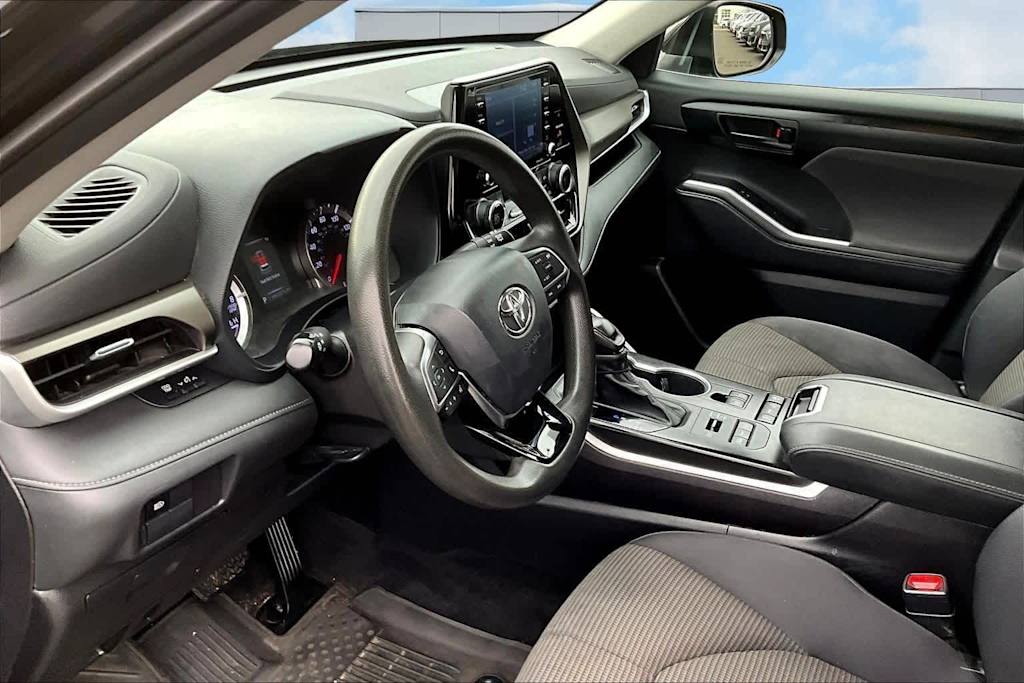Thumbnail: 2020 Toyota Highlander - 2