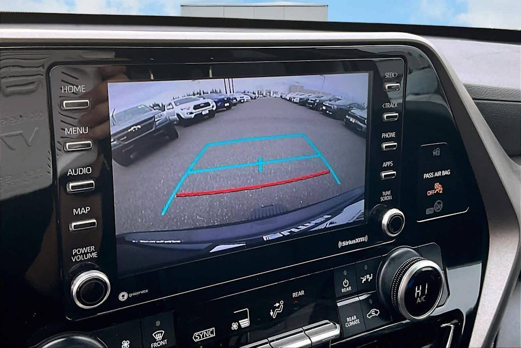 Thumbnail: 2020 Toyota Highlander - 28