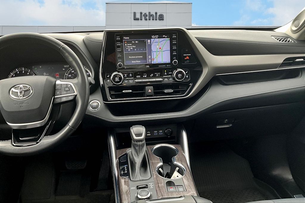 Thumbnail: 2022 Toyota Highlander - 15