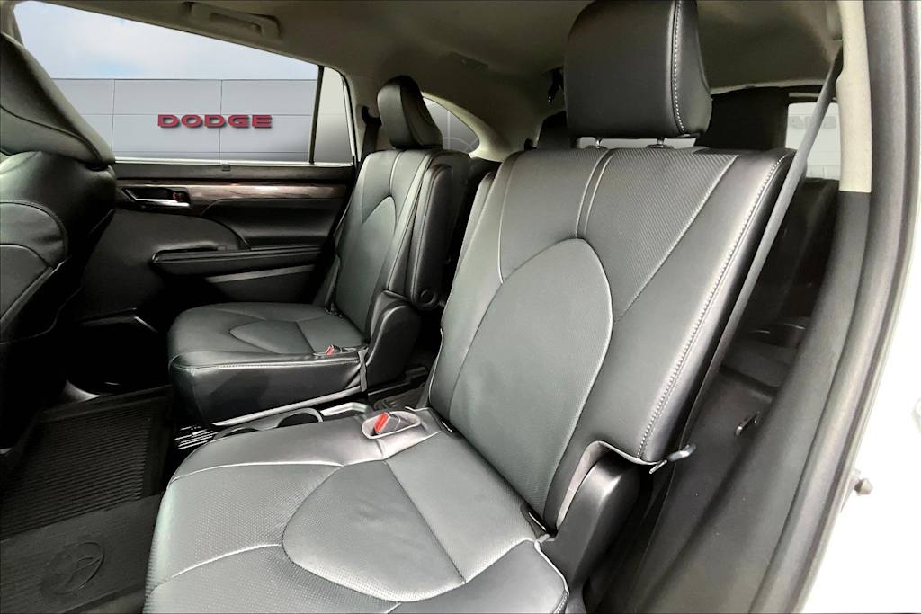Thumbnail: 2022 Toyota Highlander - 20