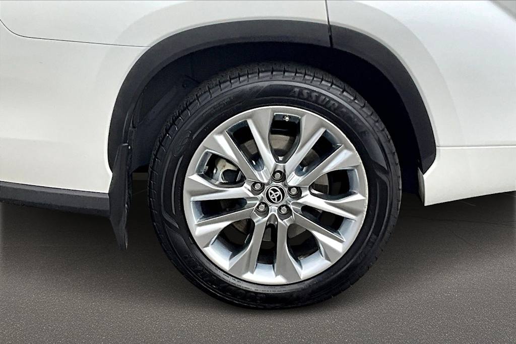 Thumbnail: 2022 Toyota Highlander - 36
