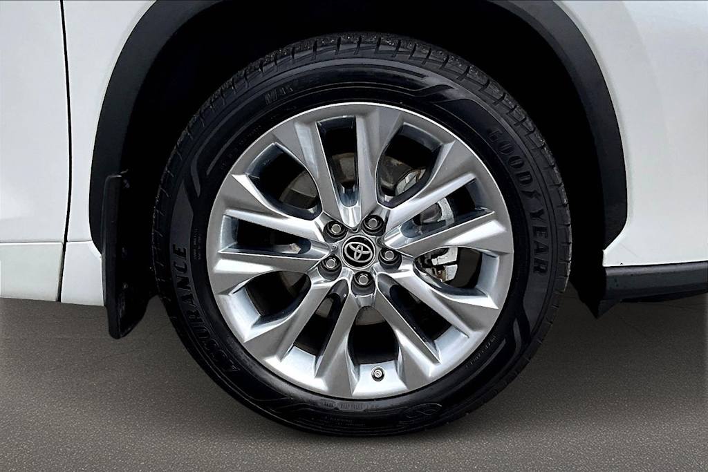 Thumbnail: 2022 Toyota Highlander - 34