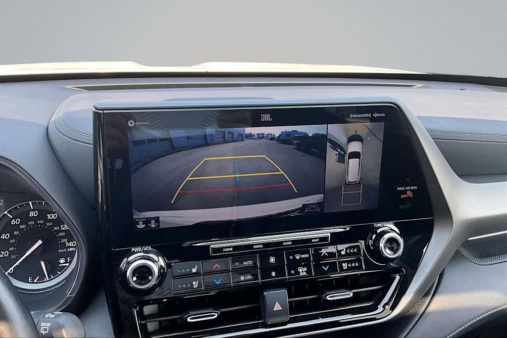 Thumbnail: 2021 Toyota Highlander - 27