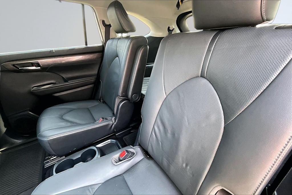 Thumbnail: 2021 Toyota Highlander - 20