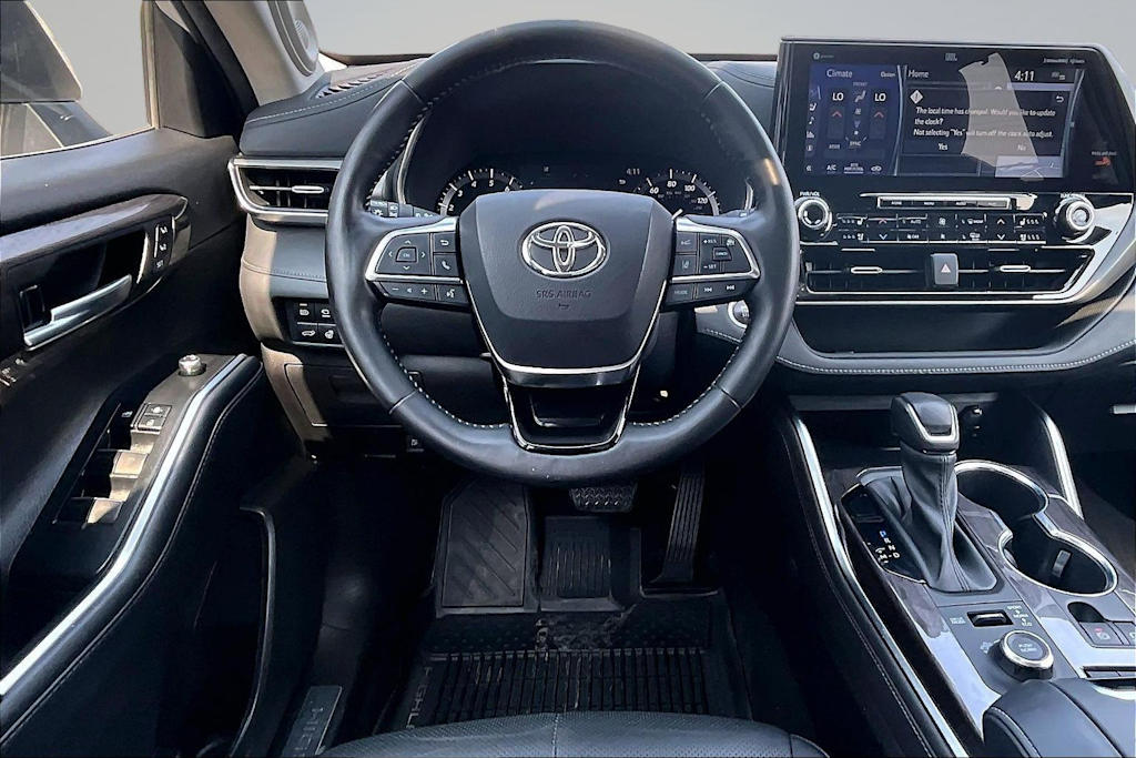 Thumbnail: 2021 Toyota Highlander - 14