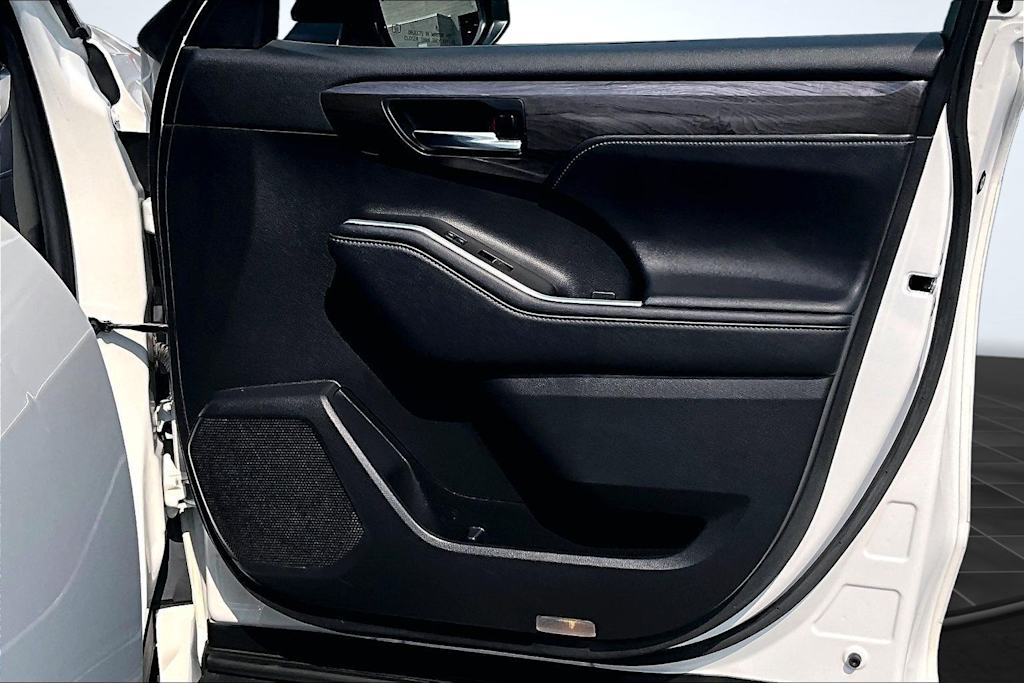 Thumbnail: 2021 Toyota Highlander - 29