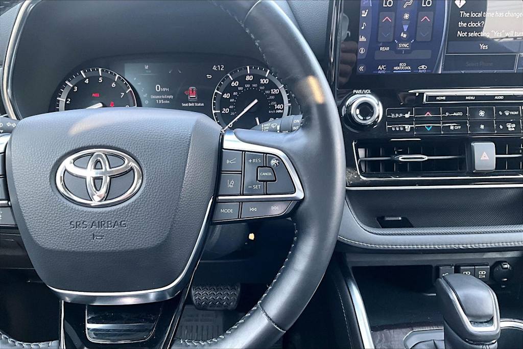 Thumbnail: 2021 Toyota Highlander - 26