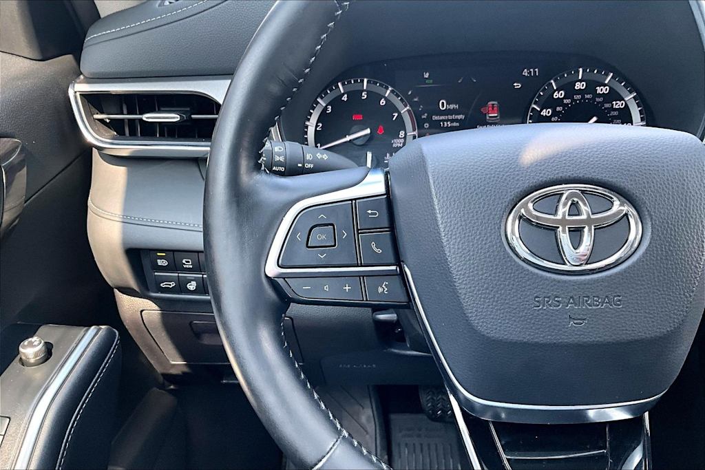 Thumbnail: 2021 Toyota Highlander - 25
