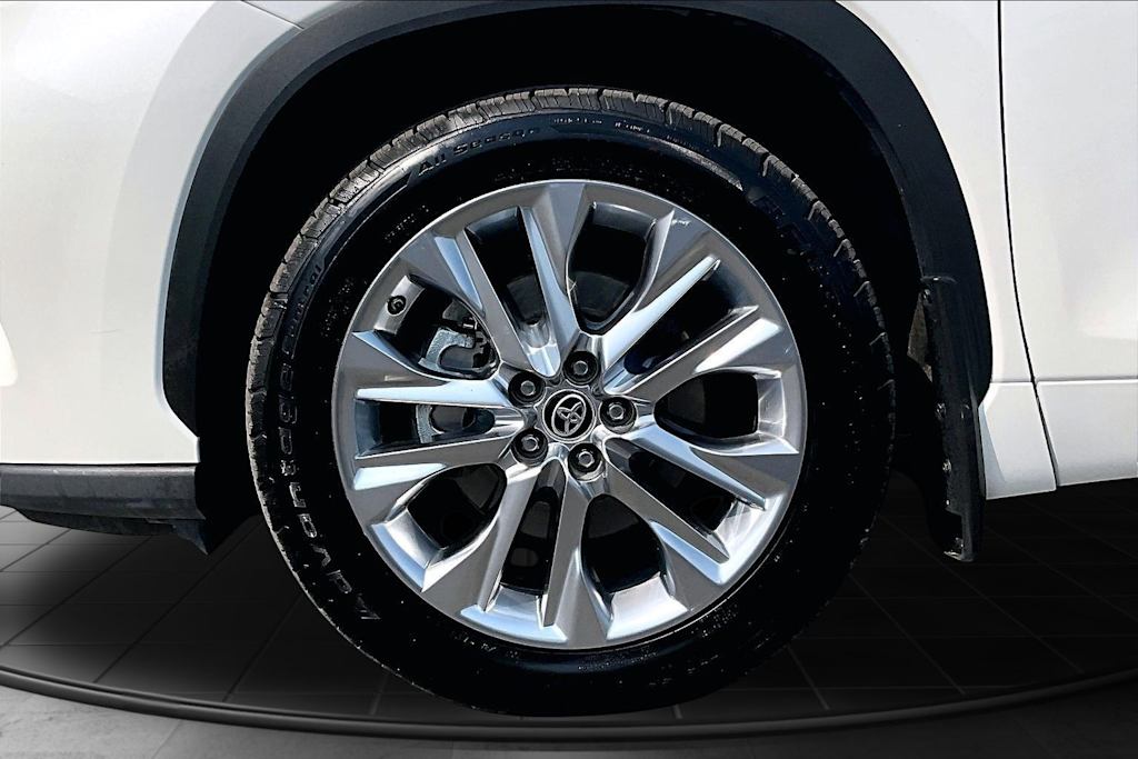 Thumbnail: 2021 Toyota Highlander - 8