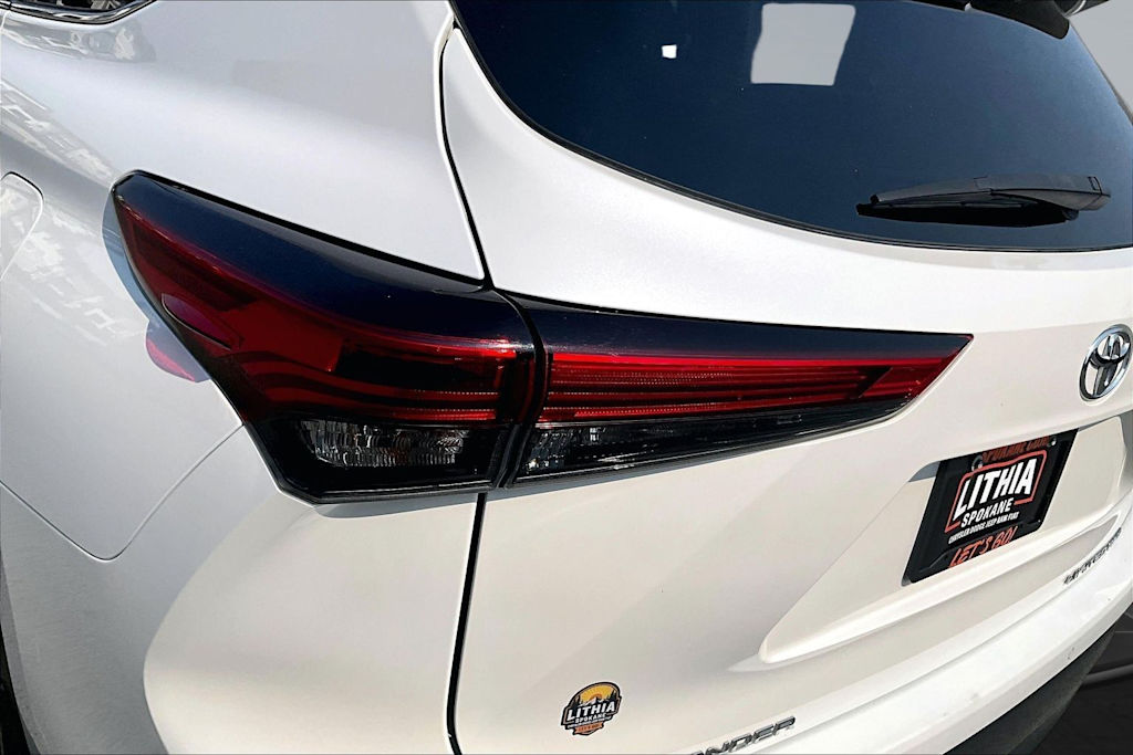 Thumbnail: 2021 Toyota Highlander - 32