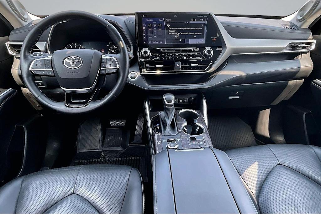 Thumbnail: 2021 Toyota Highlander - 10