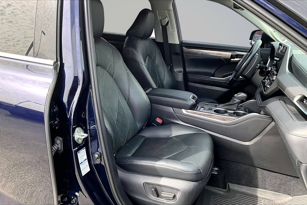 Thumbnail: 2020 Toyota Highlander - 12