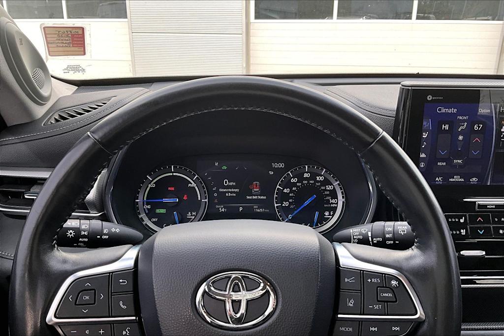Thumbnail: 2020 Toyota Highlander - 15