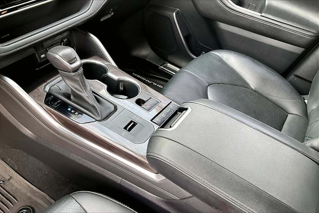 Thumbnail: 2020 Toyota Highlander - 17