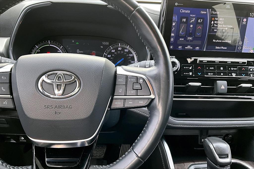 Thumbnail: 2020 Toyota Highlander - 25