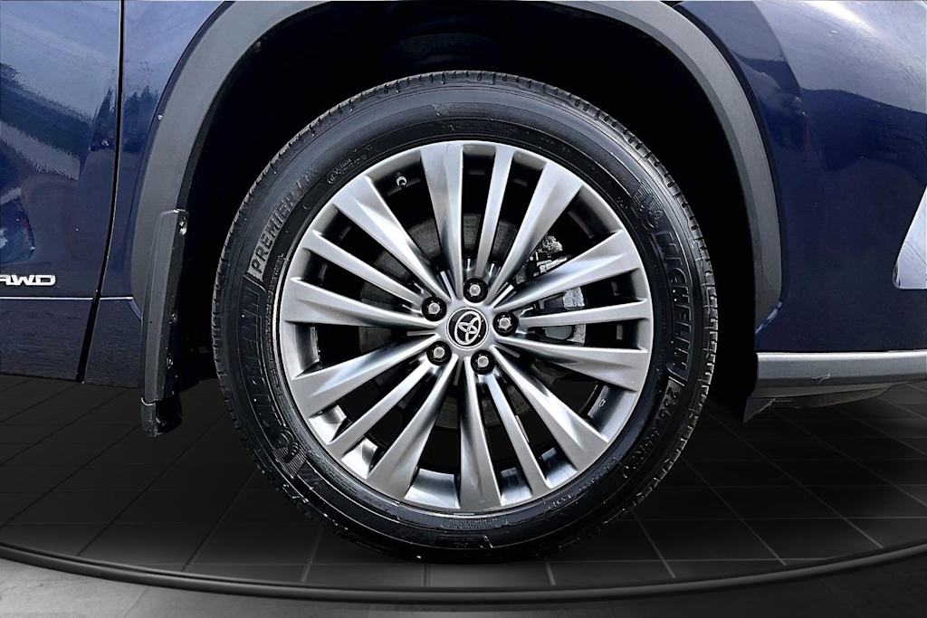 Thumbnail: 2020 Toyota Highlander - 33