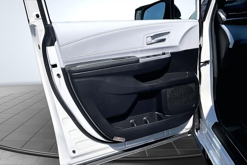 Thumbnail: 2025 Toyota Sienna - 28