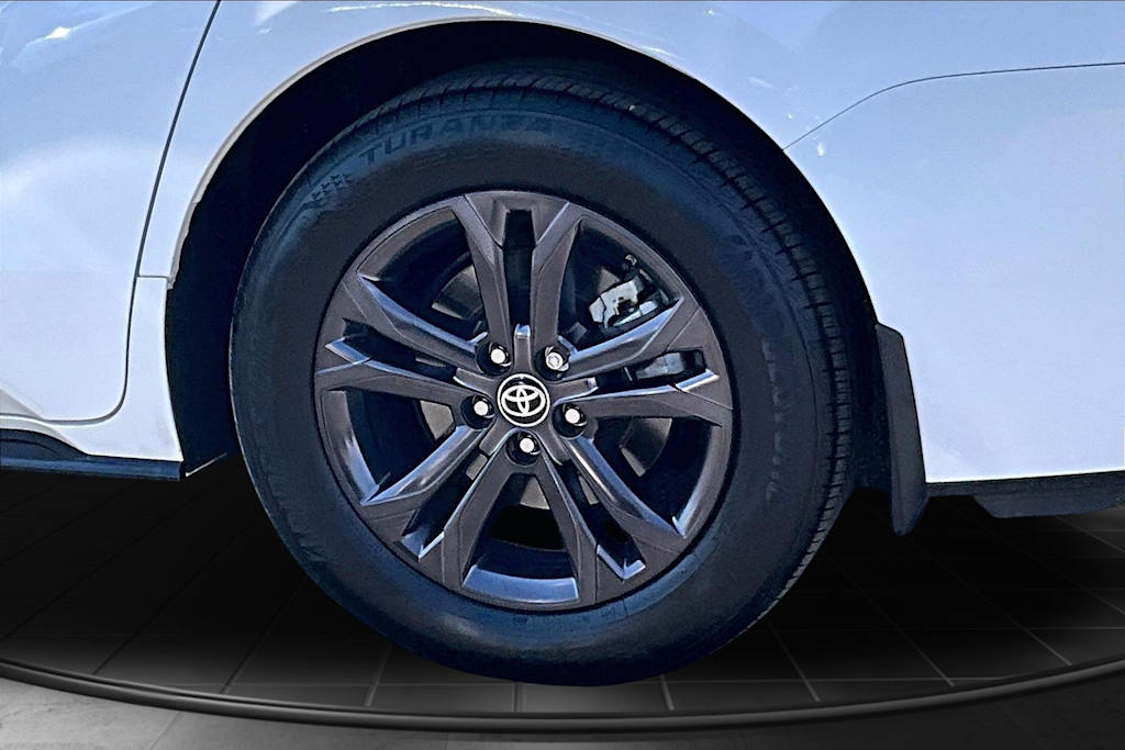 Thumbnail: 2025 Toyota Sienna - 36