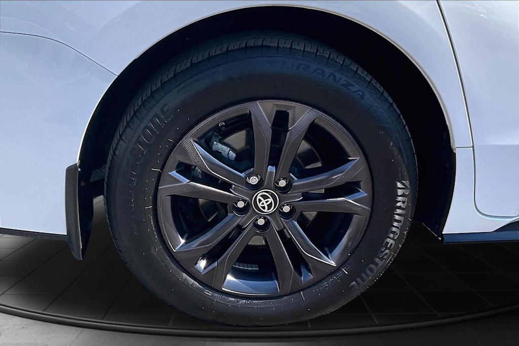 Thumbnail: 2025 Toyota Sienna - 35