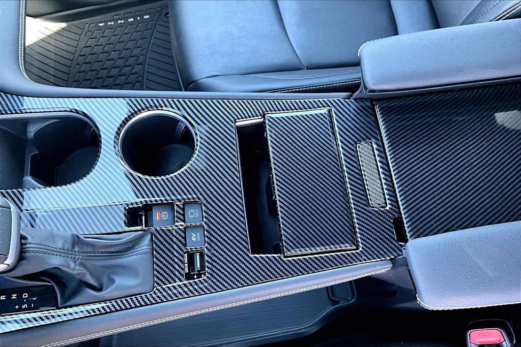 Thumbnail: 2025 Toyota Sienna - 16